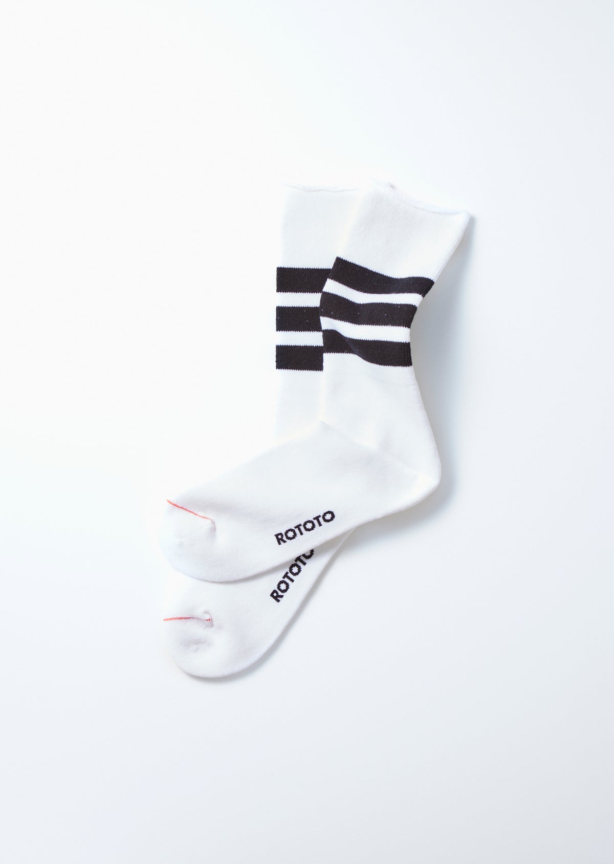WHITE / BLACK