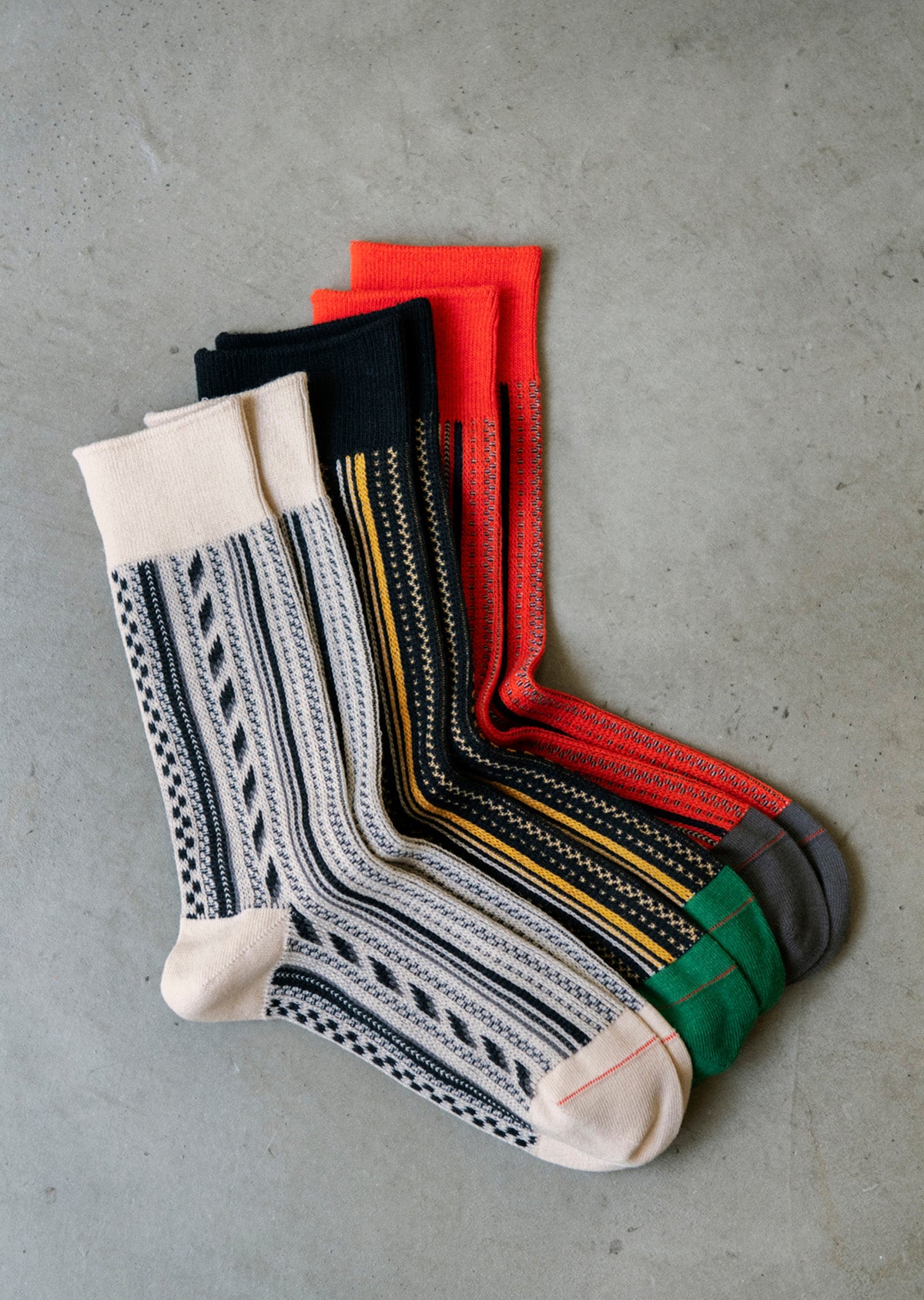 MULTI VERTICAL JACQUARD SOCKS